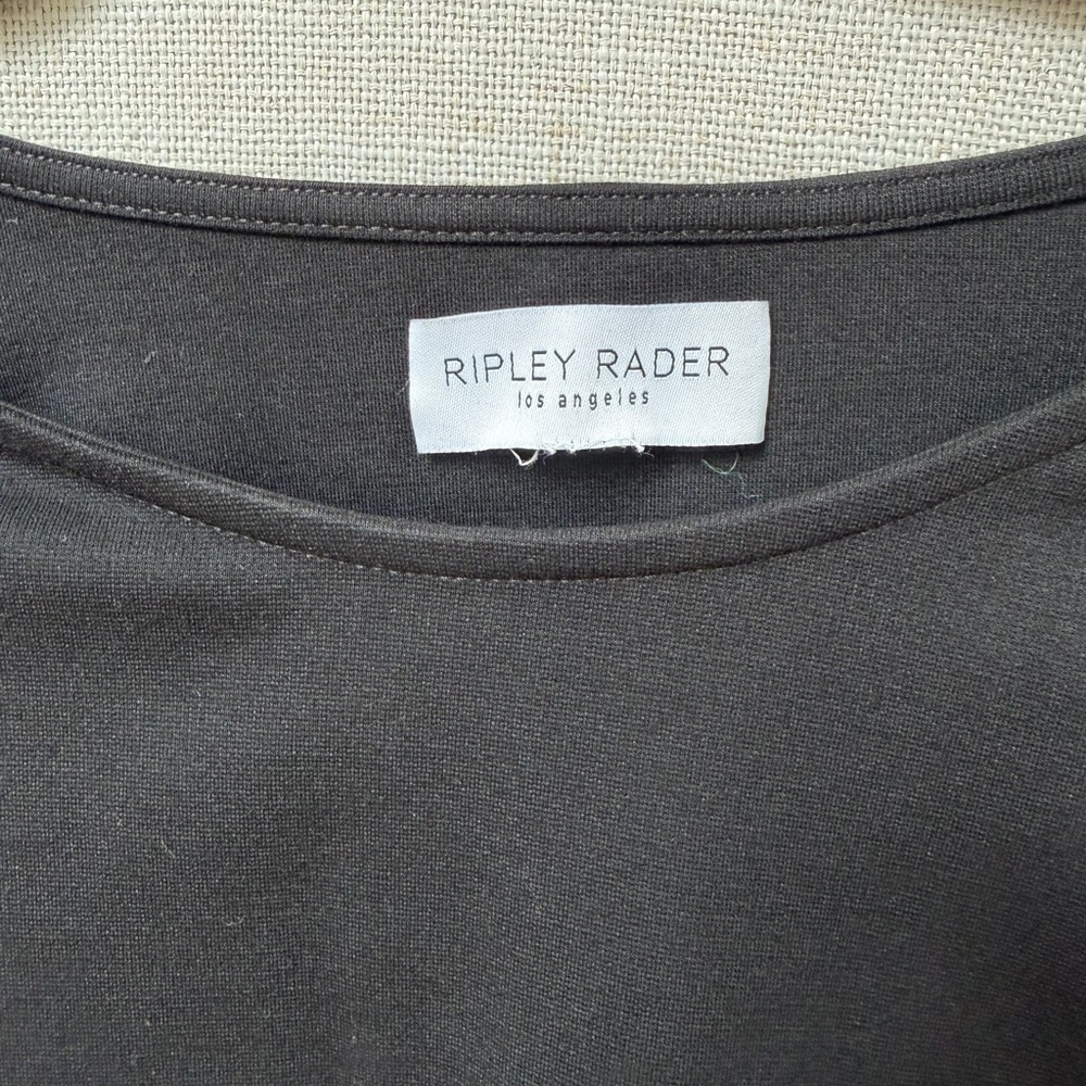 BLACK PONTE KNIT SHORT SLEEVE TOP EXTENDED - Picture 4 of 5